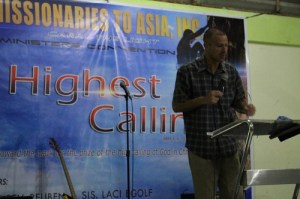 Reuben Egolf Teaching Principled Centered Leadership in the Philippines 